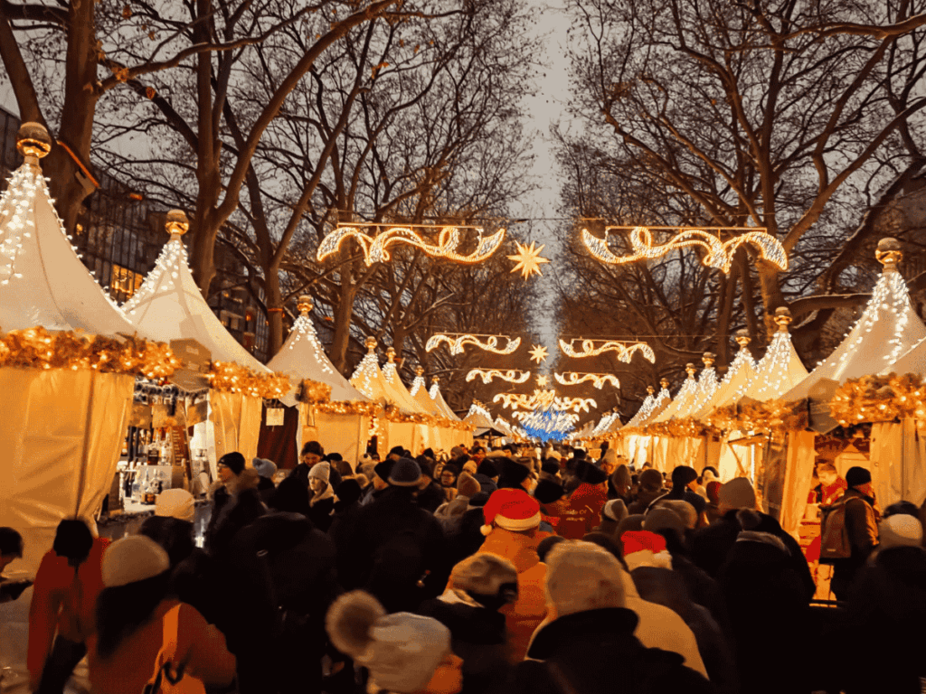Weihnachtsmarkt Dresden Augustusmarkt. Dresdner Weihnachtsmärkte.