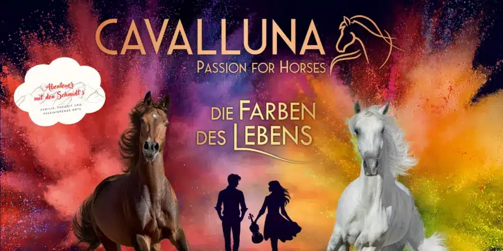 Plakatmotiv der Pferdeshow Cavalluna „Die Farben des Lebens“ mit galoppierendem Braunen und Schimmel vor Farbpulverwolken.